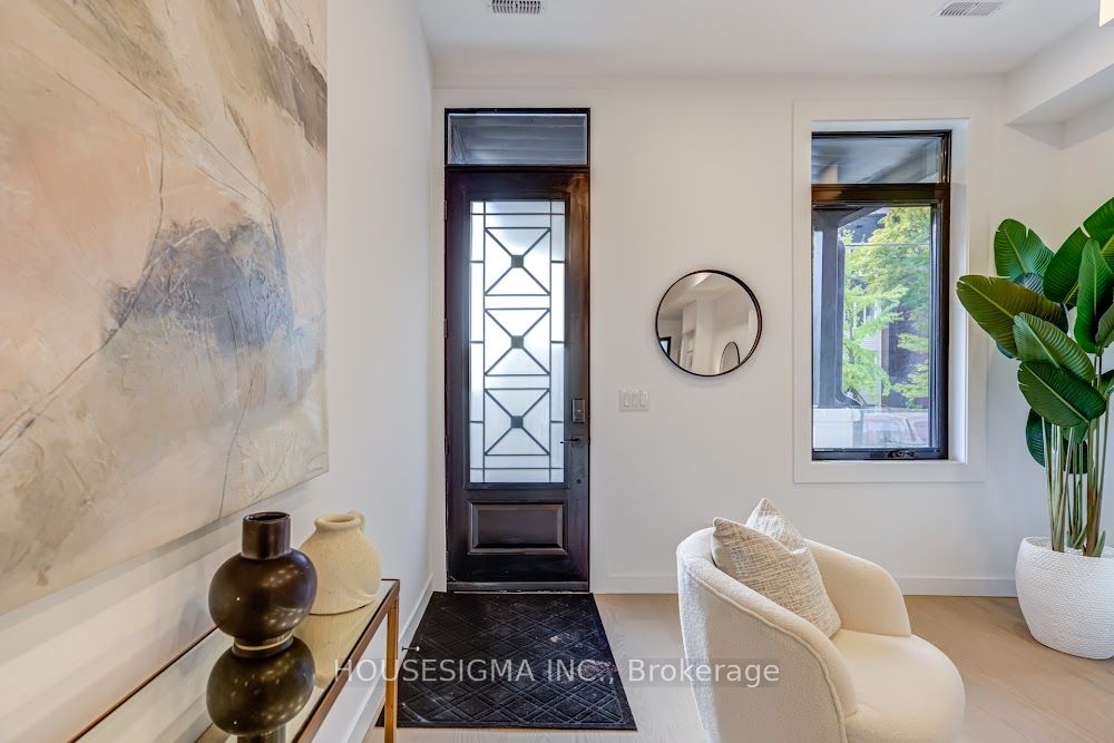 732 Adelaide Street W