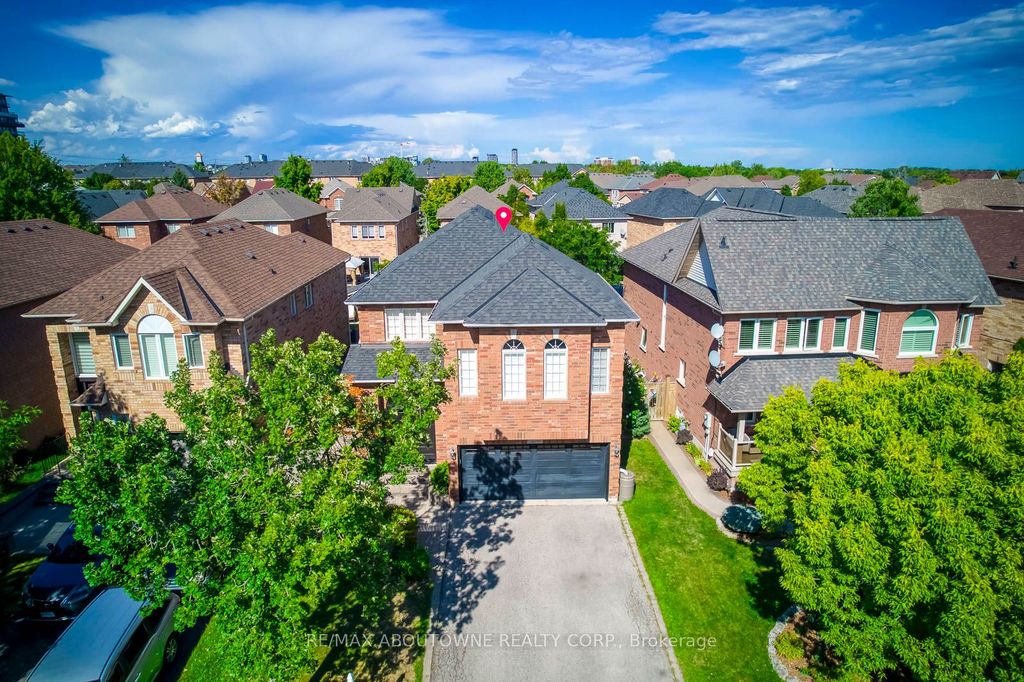 Photo of 2491 Logan Avenue, Oakville, ON L6H 6S1 (MLS # W12451604)