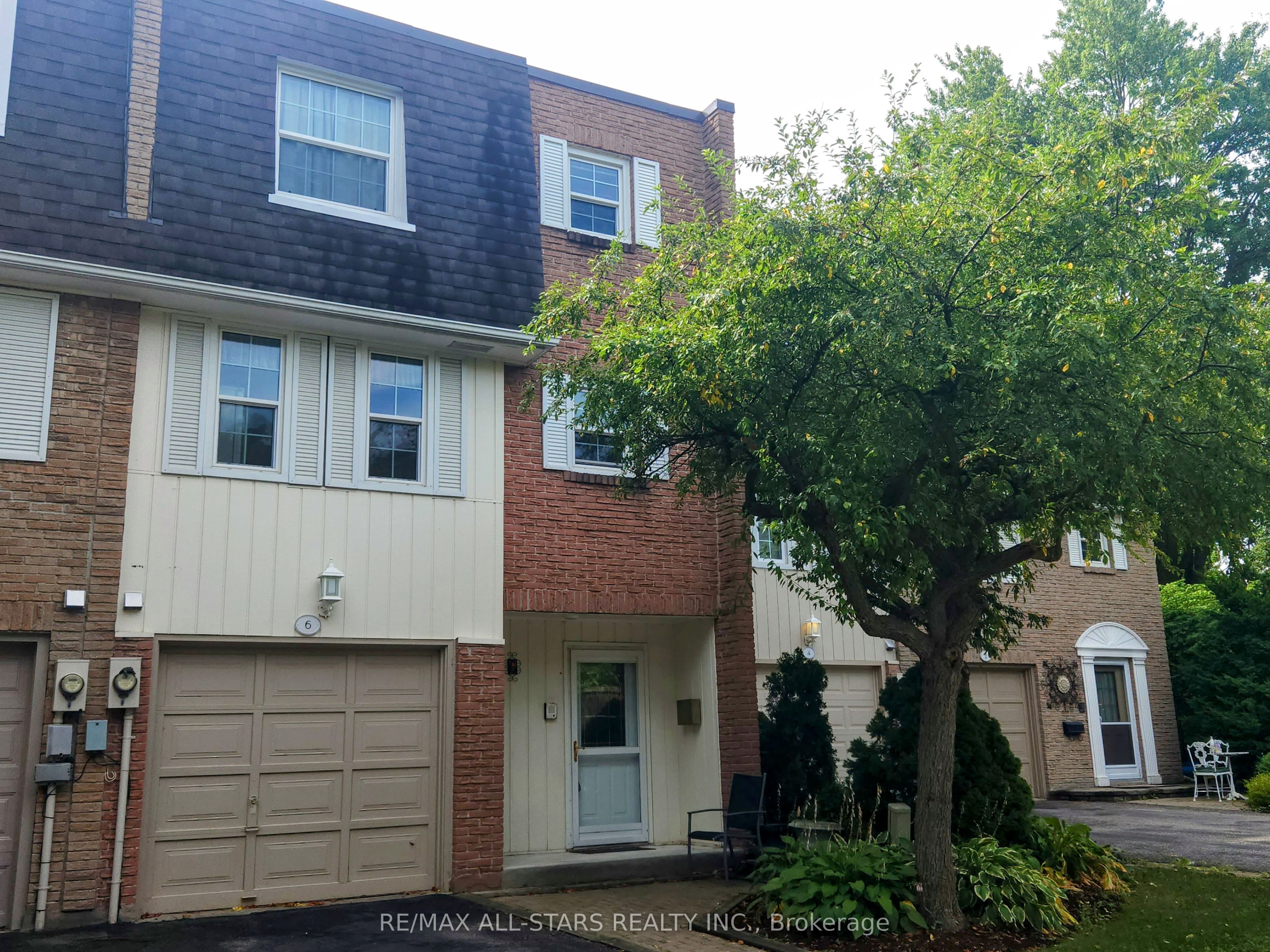 6 Hepworth Way