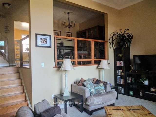 6 Hepworth Way