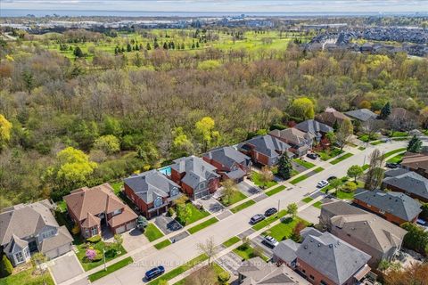 2317 Carpenters Circle Oakville ON L6M 3C7