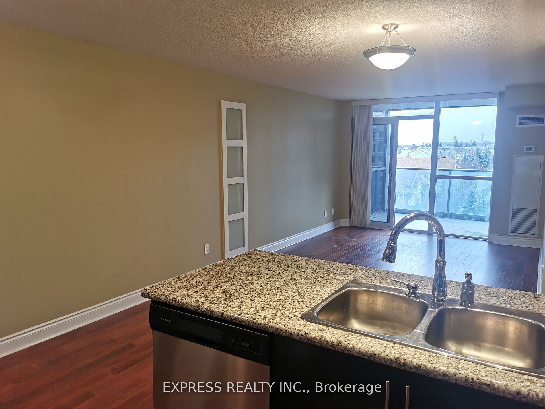 23 Cox Boulevard 887