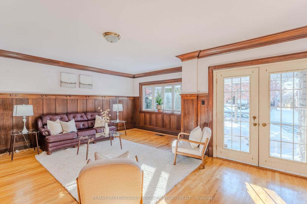 Photo of 11 Indian Grove, Toronto, ON M6R 2Y1 (MLS # W12757670)