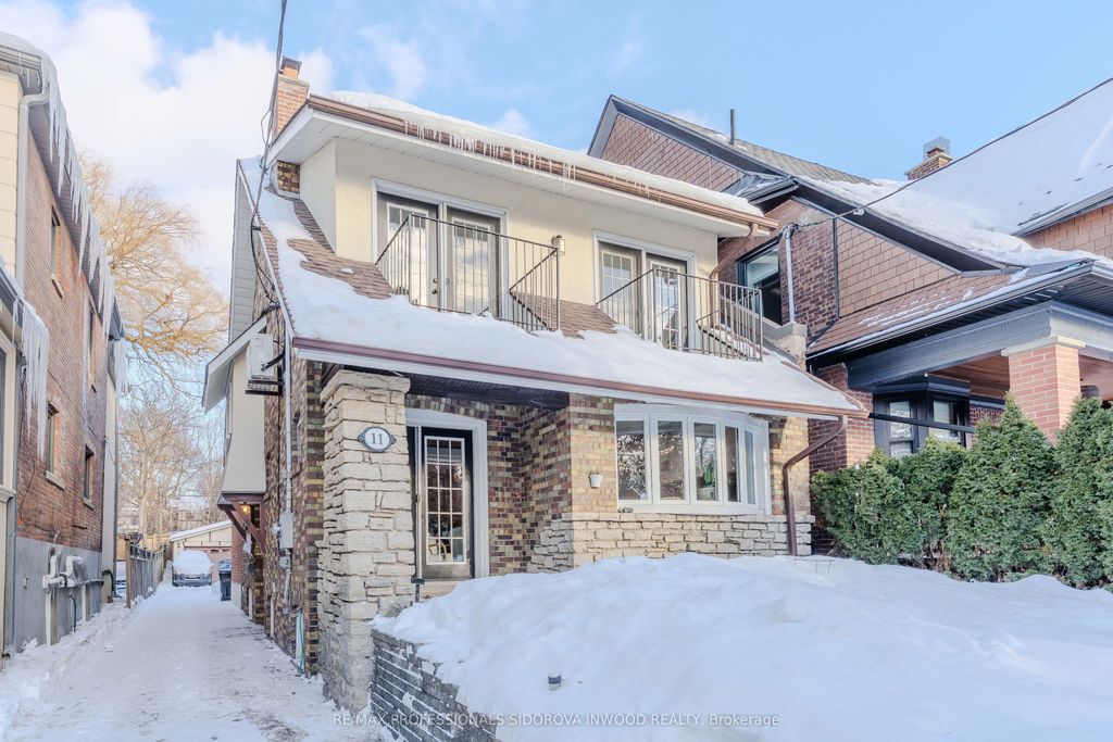 Photo of 11 Indian Grove, Toronto, ON M6R 2Y1 (MLS # W12757670)