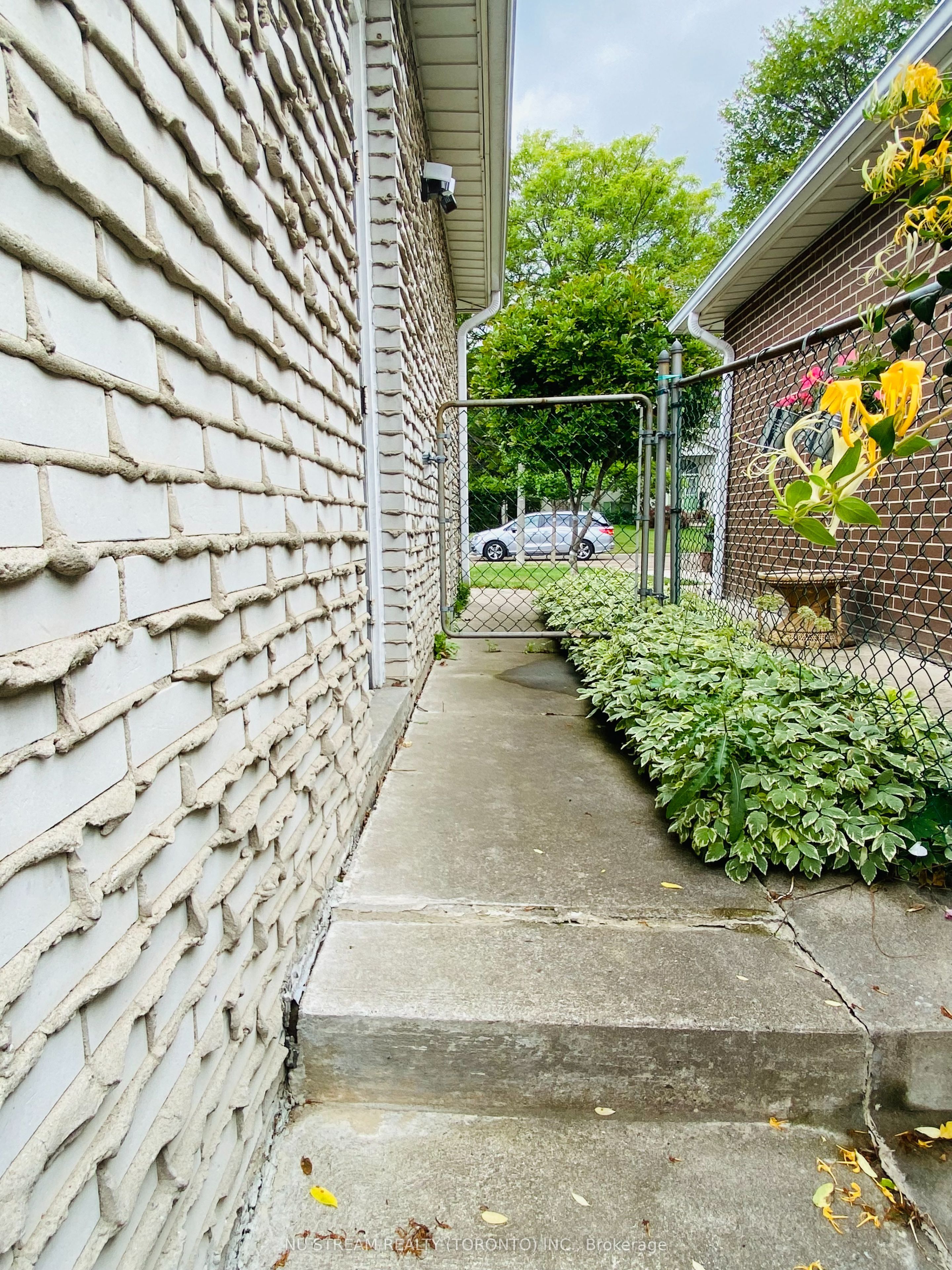 10 Southdale Drive Basmt