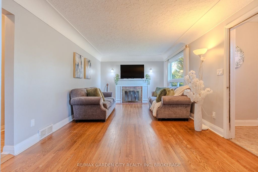 Photo of 201 Thorold Road, Welland, ON L3C 3V9 (MLS # X12816340)