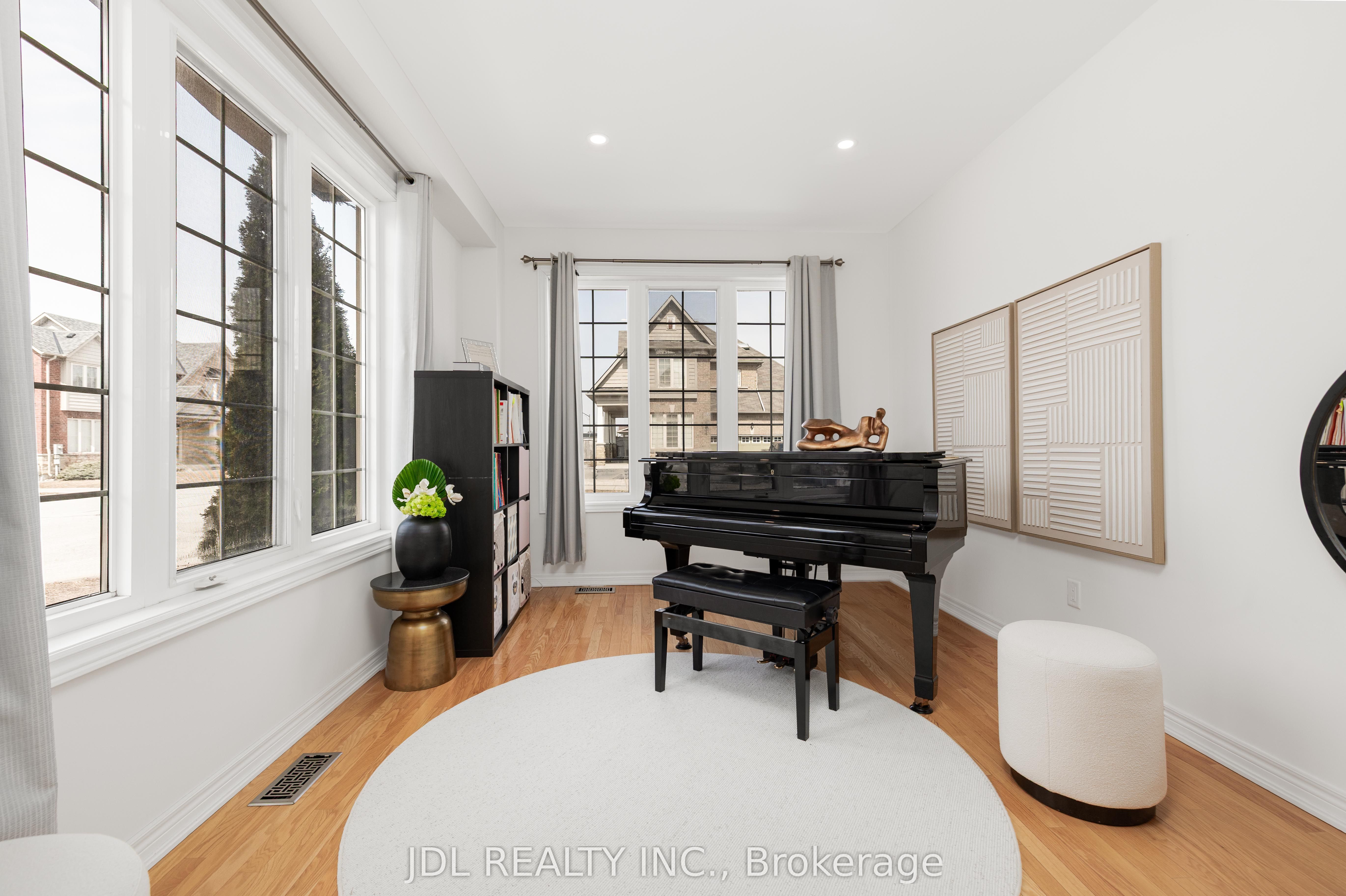 3 Mansard Drive