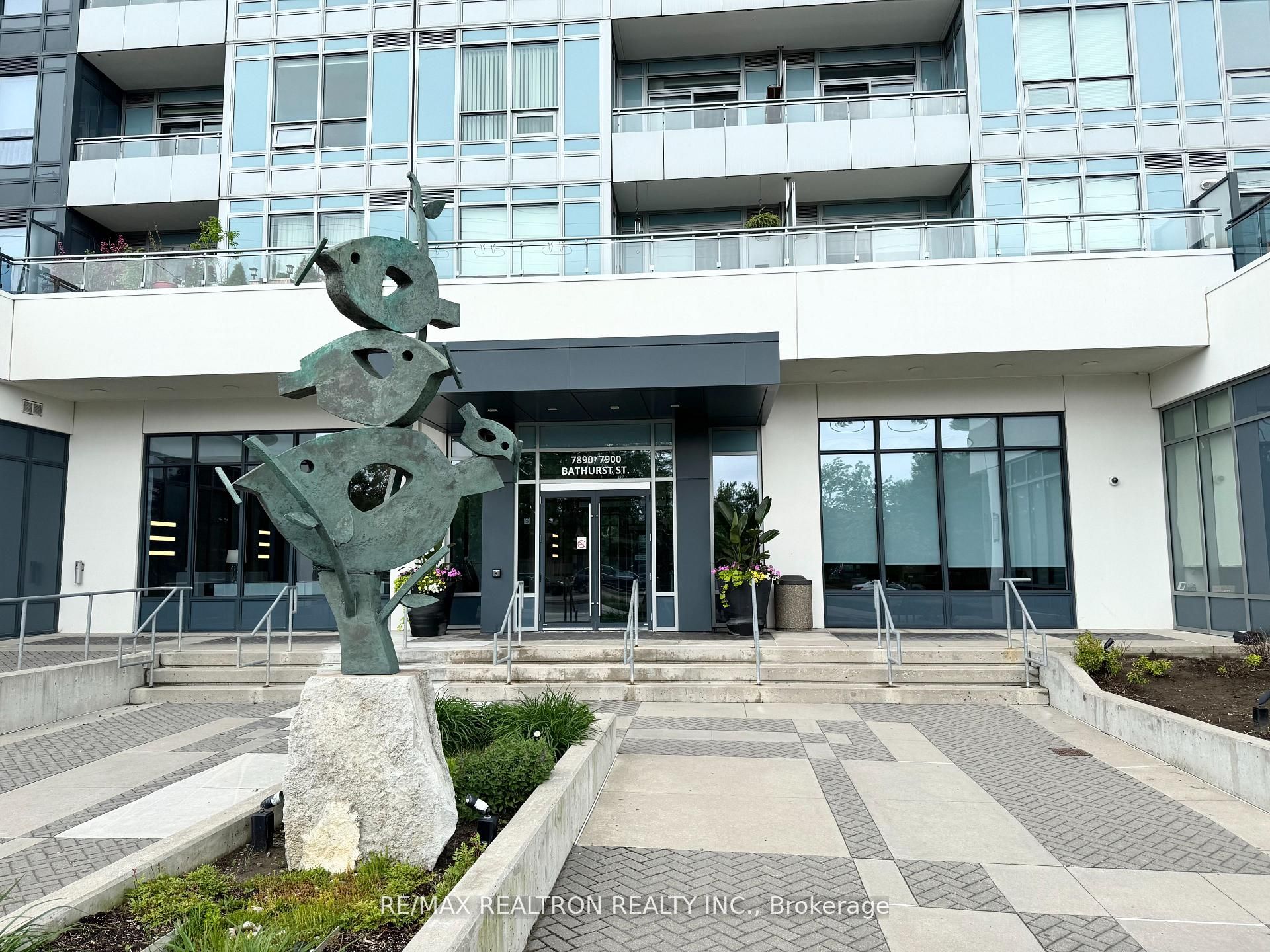 7900 Bathurst Street 425