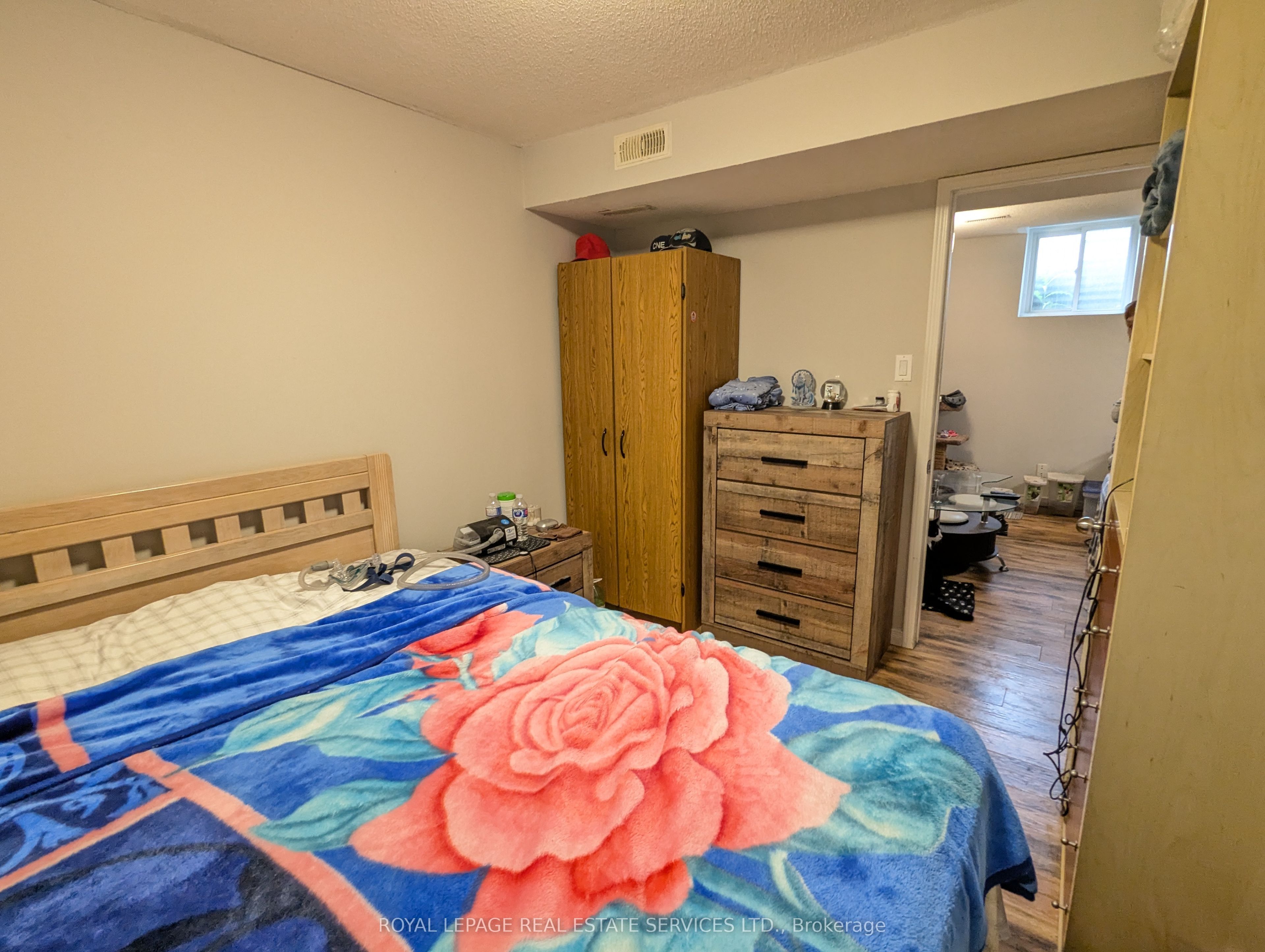 6053 Leeside Crescent Bsmt