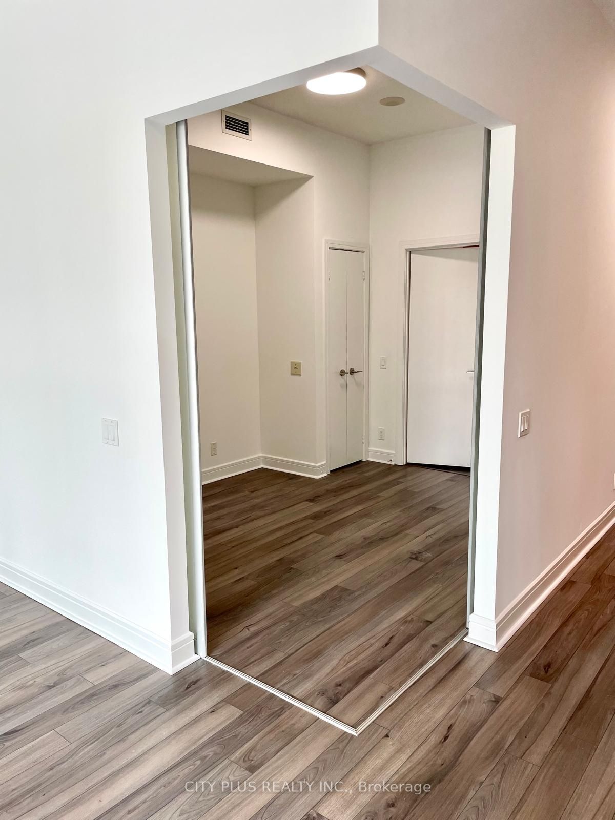 112 George Street S304