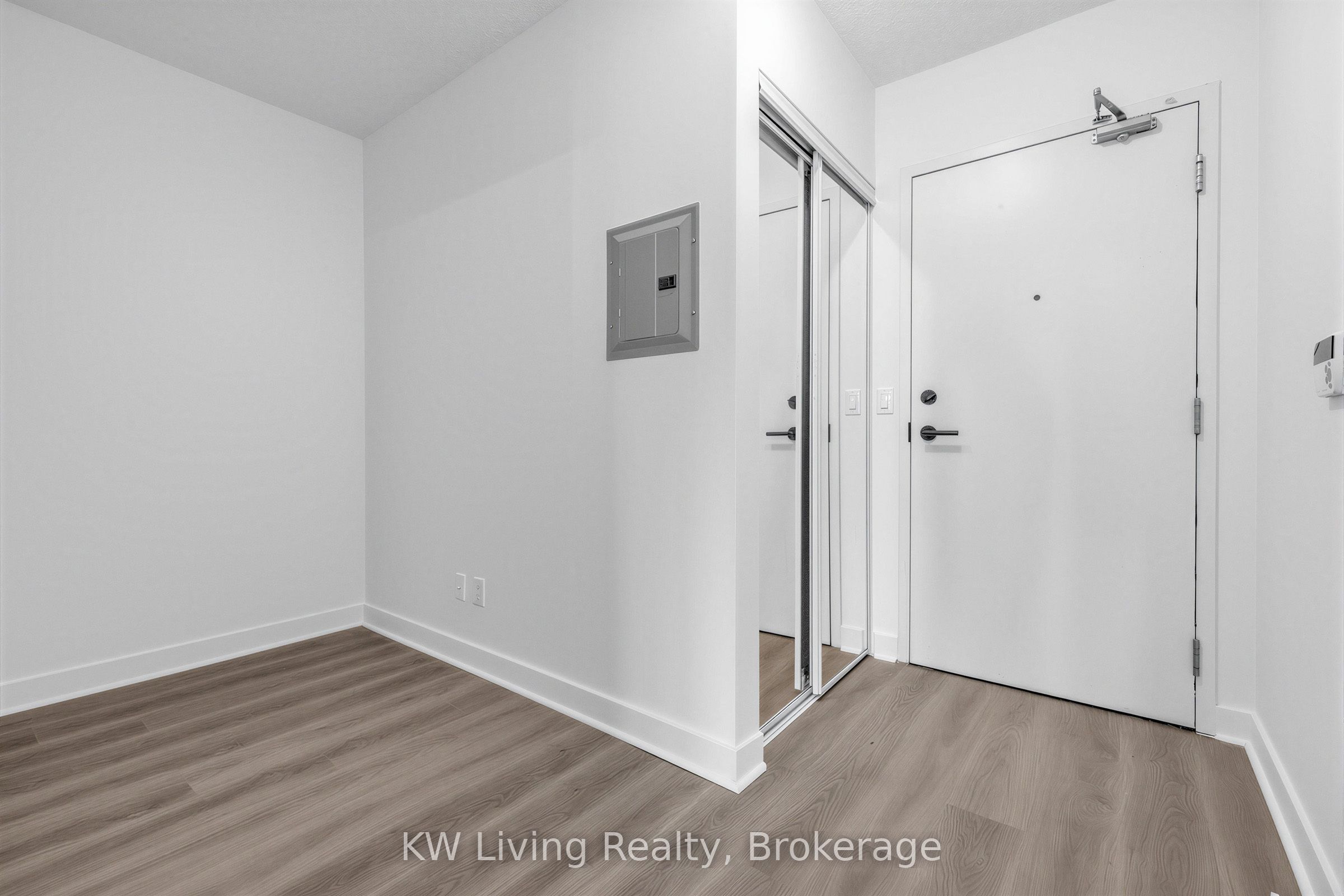 120 Dallimore Circle 819