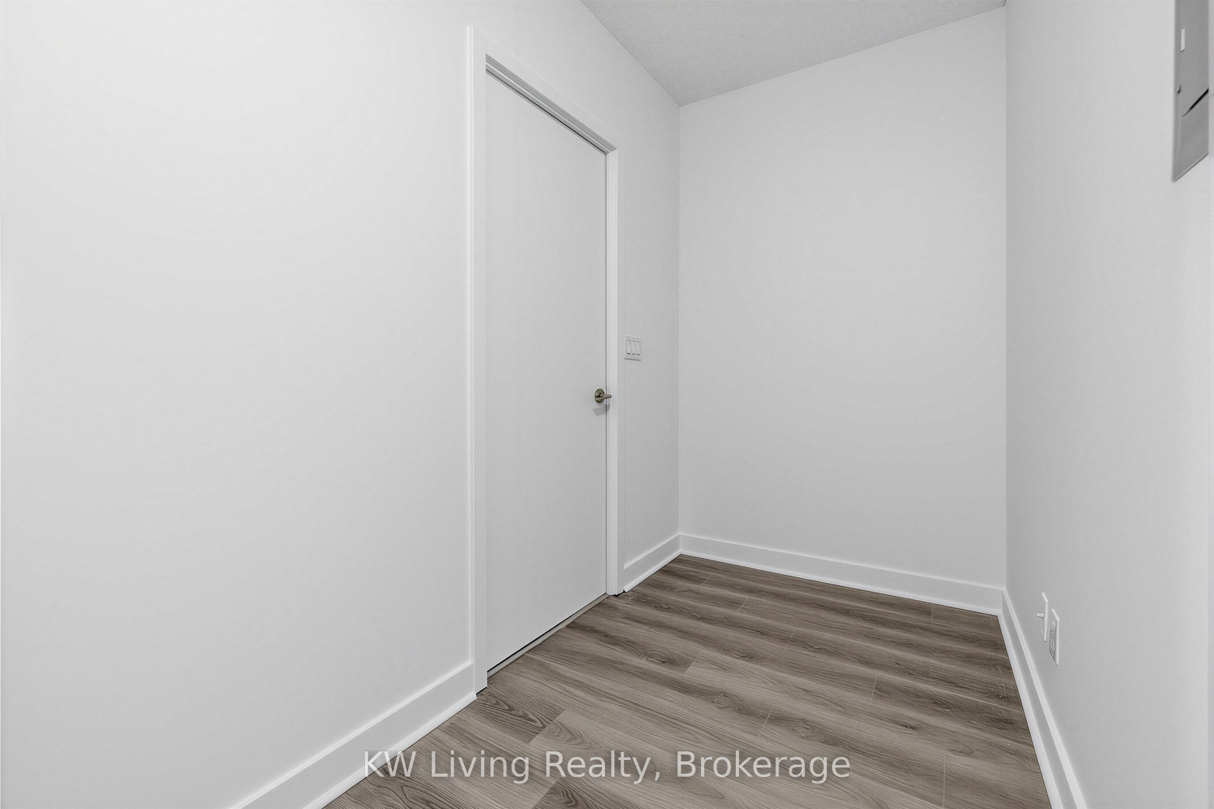 120 Dallimore Circle 819
