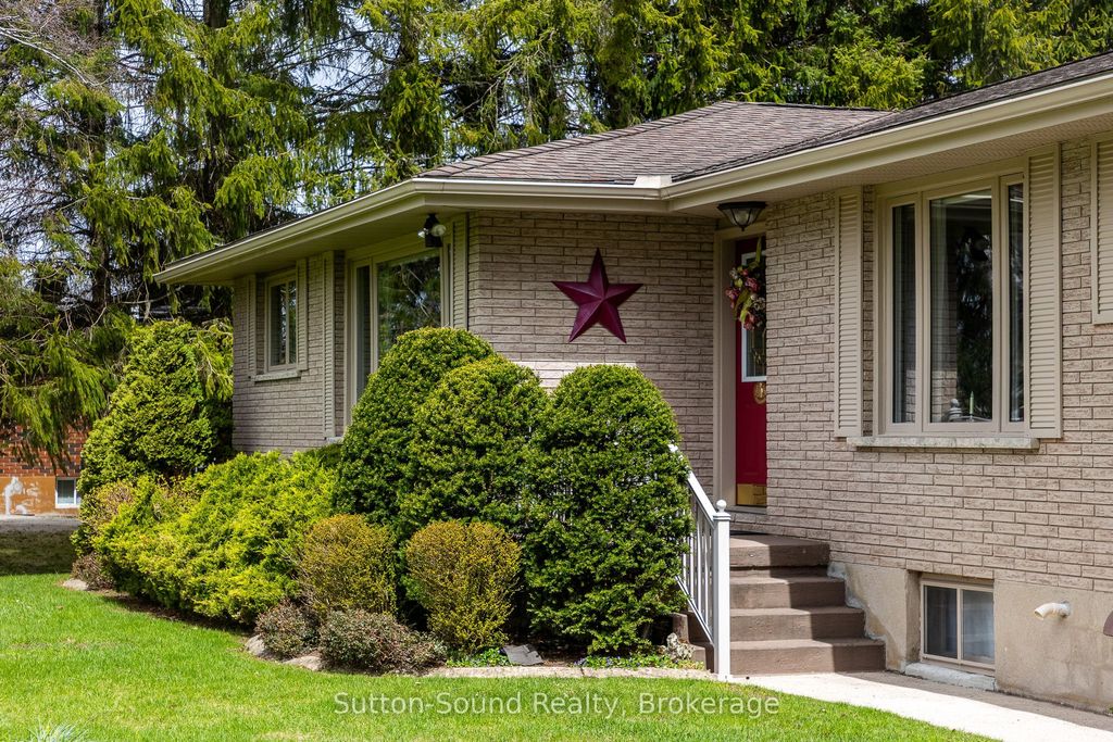 Photo of 335 Park Street, Georgian Bluffs, ON N4K 6V5 (MLS # X13075316)