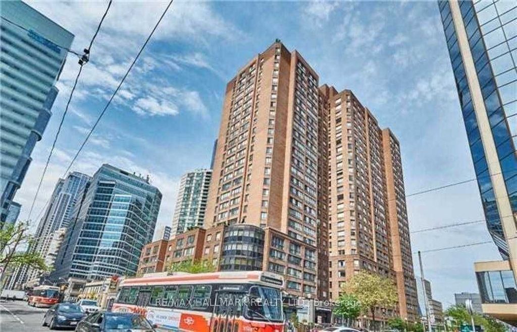 Photo of 633 Bay Street #2215, Toronto, ON M5G 2G4 (MLS # C12398411)