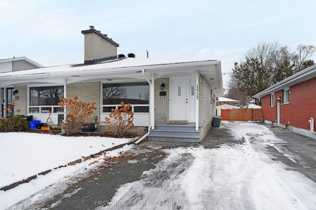 Photo of 1753 Heron Road, Alta Vista and Area, ON K1V 6A2 (MLS # X12608502)