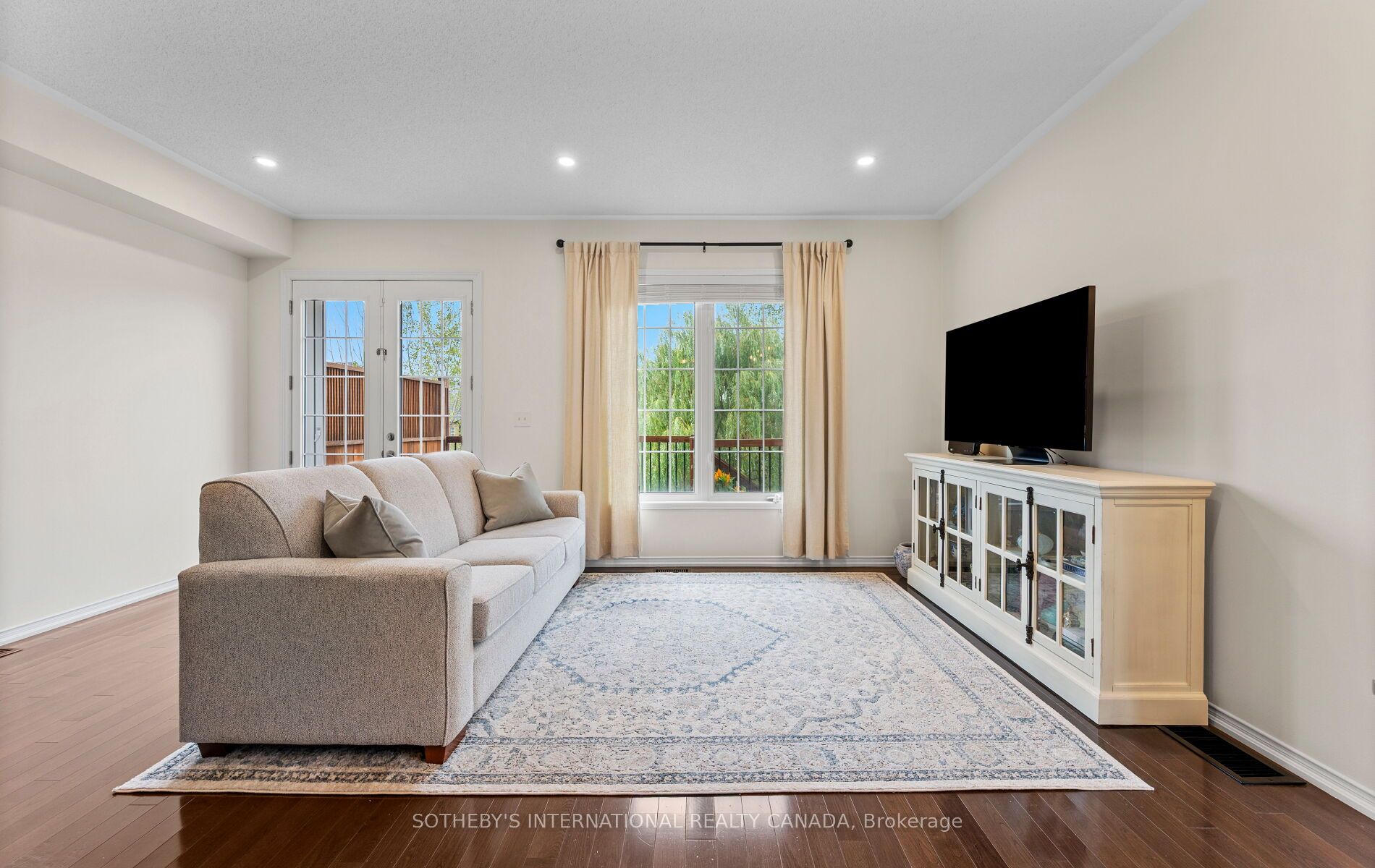 745 Farmstead Drive 21
