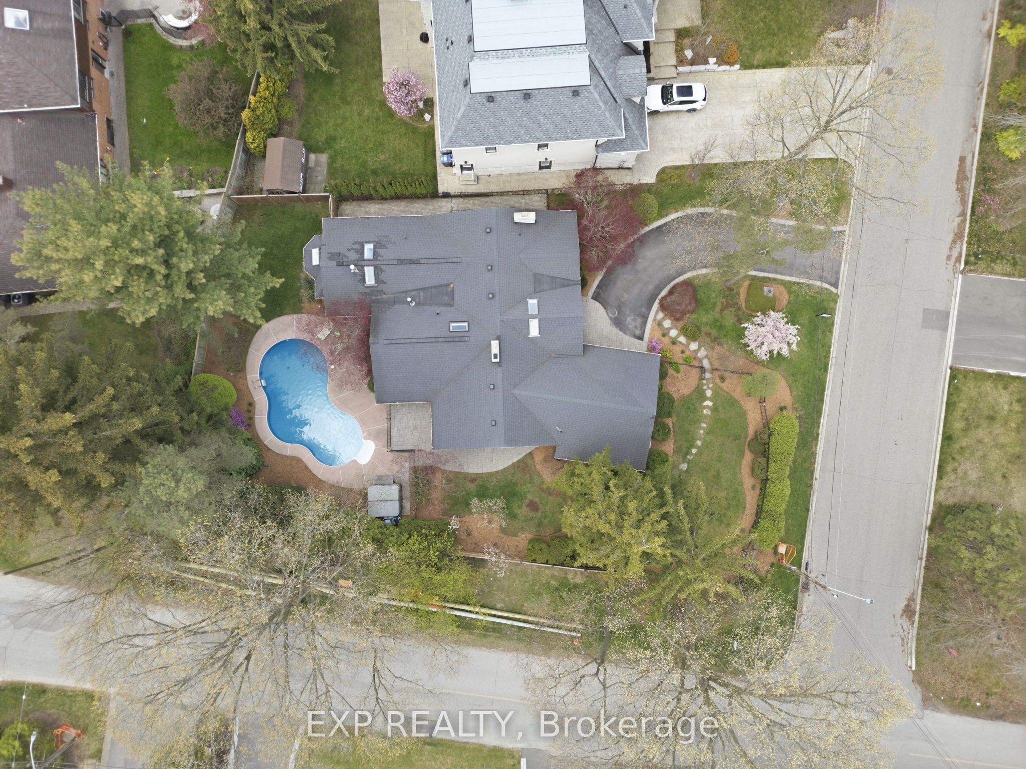 2076 Autumn Breeze Drive S