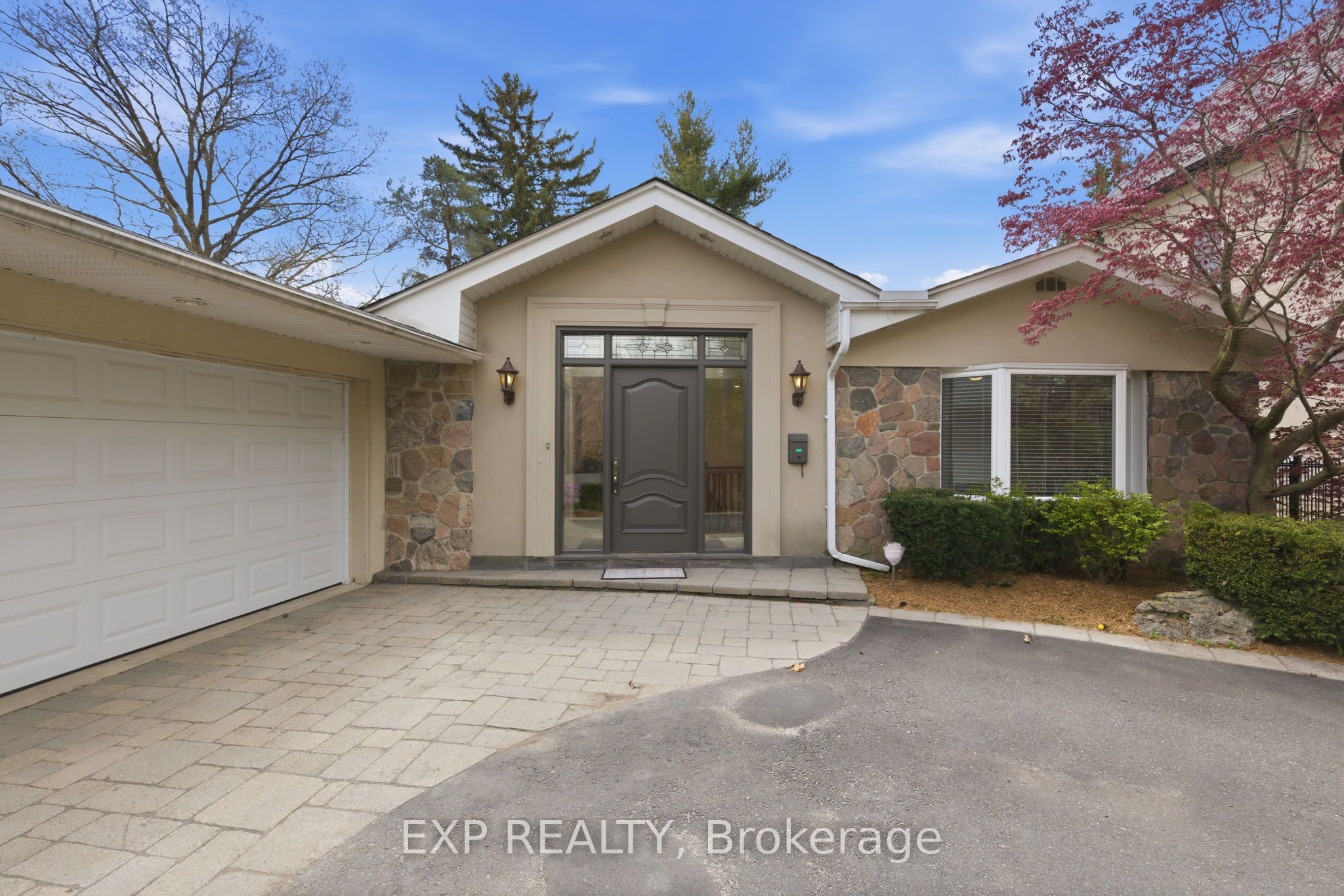 2076 Autumn Breeze Drive S