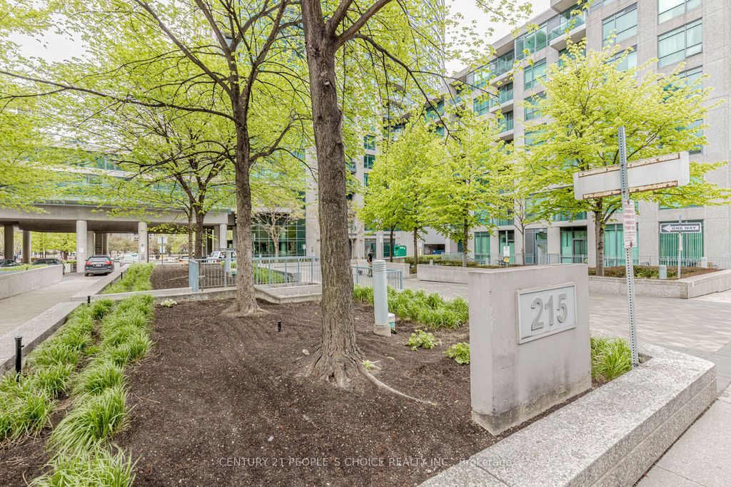 Photo of 215 Fort York Boulevard #1611, Toronto, ON M5V 4A2 (MLS # C13037158)