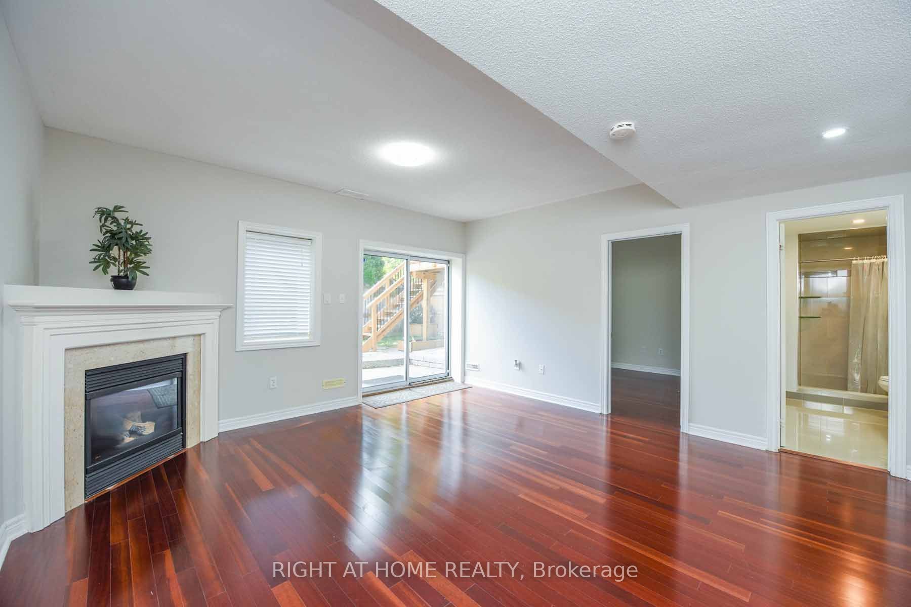 2229 GLAZEBROOK Circle Lower