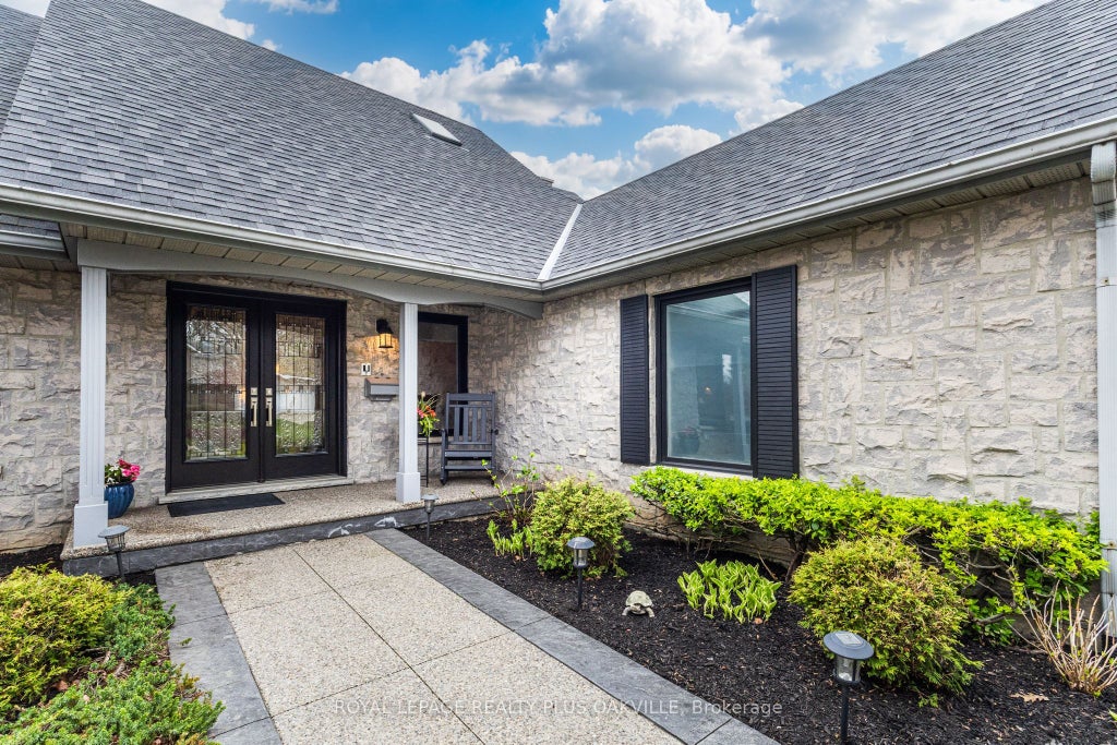 Photo of 67 Honeysuckle Crescent, Hamilton, ON L9K 1B2 (MLS # X13140980)