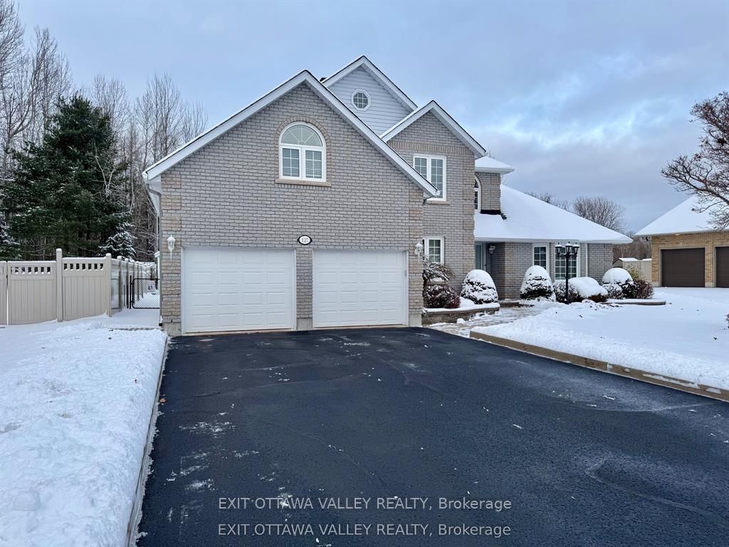 Photo of 127 Owens Street, Pembroke, ON K8A 8K1 (MLS # X12608568)