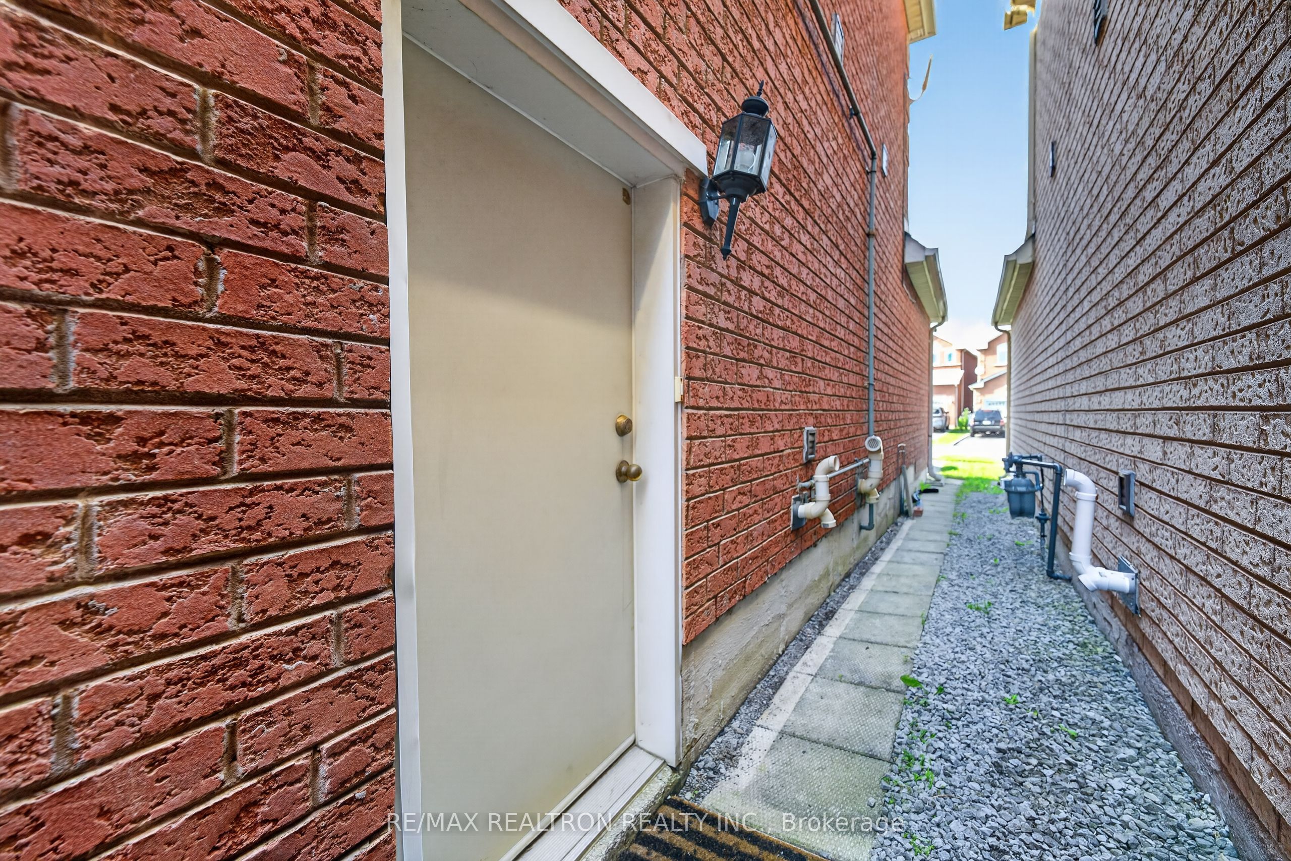 29 Connery Crescent Basement