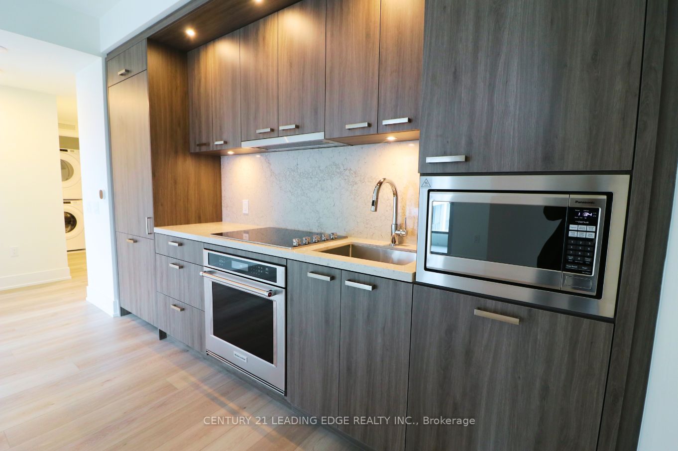 858 Dupont Street 531