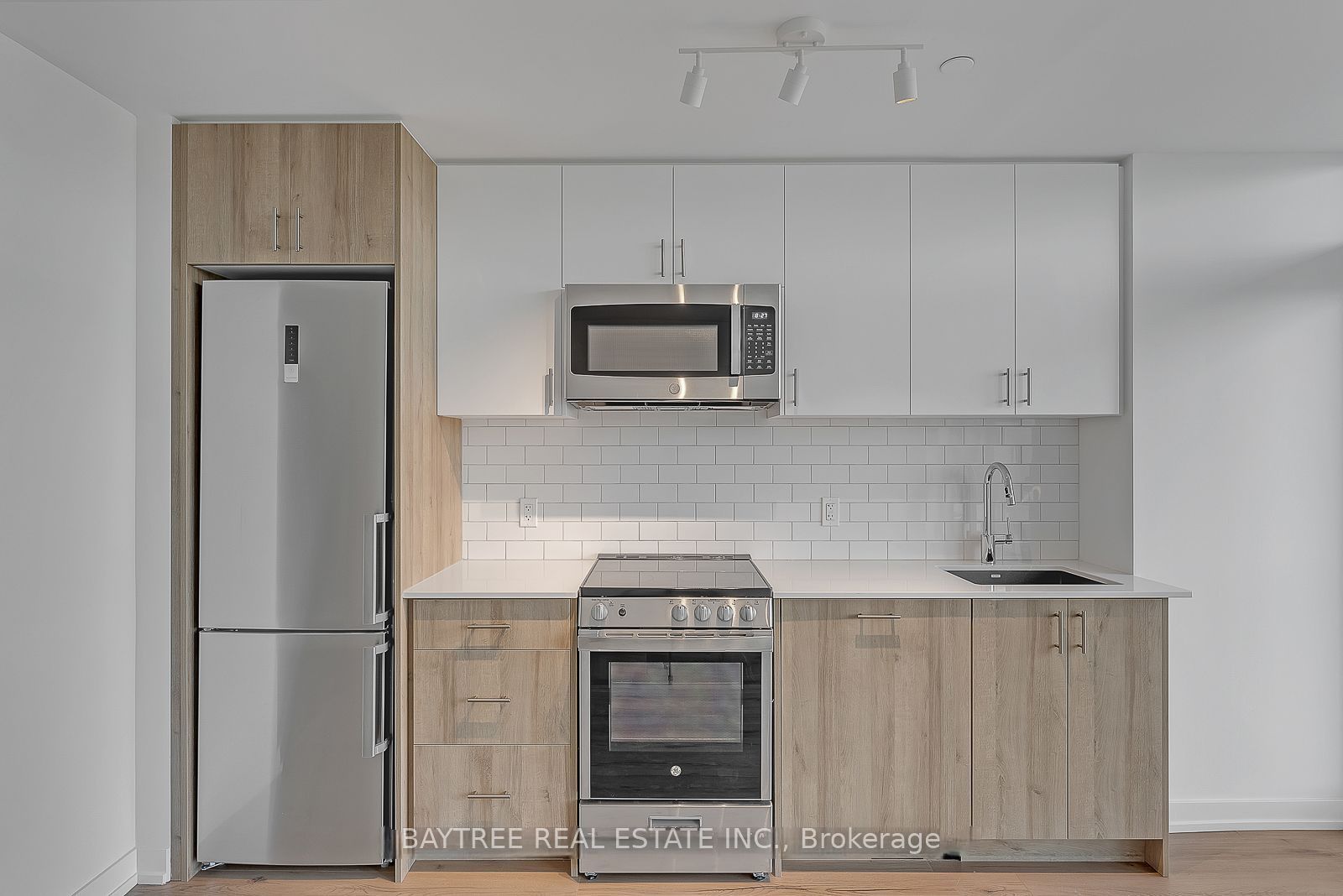 1195 The Queensway N/A 319