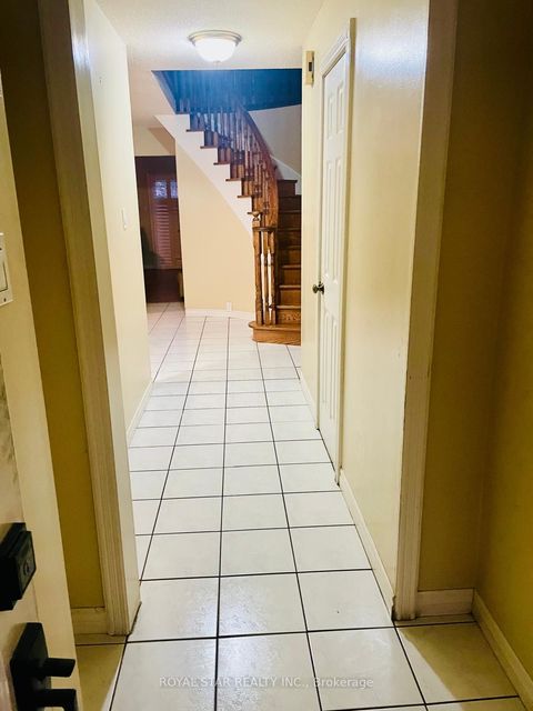 118 Banting Crescent Brampton ON L6Y 2L9