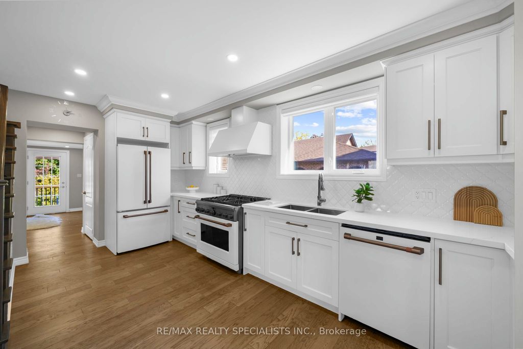 Photo of 46 Elizabeth Street S, Brampton, ON L6Y 1R1 (MLS # W12726578)