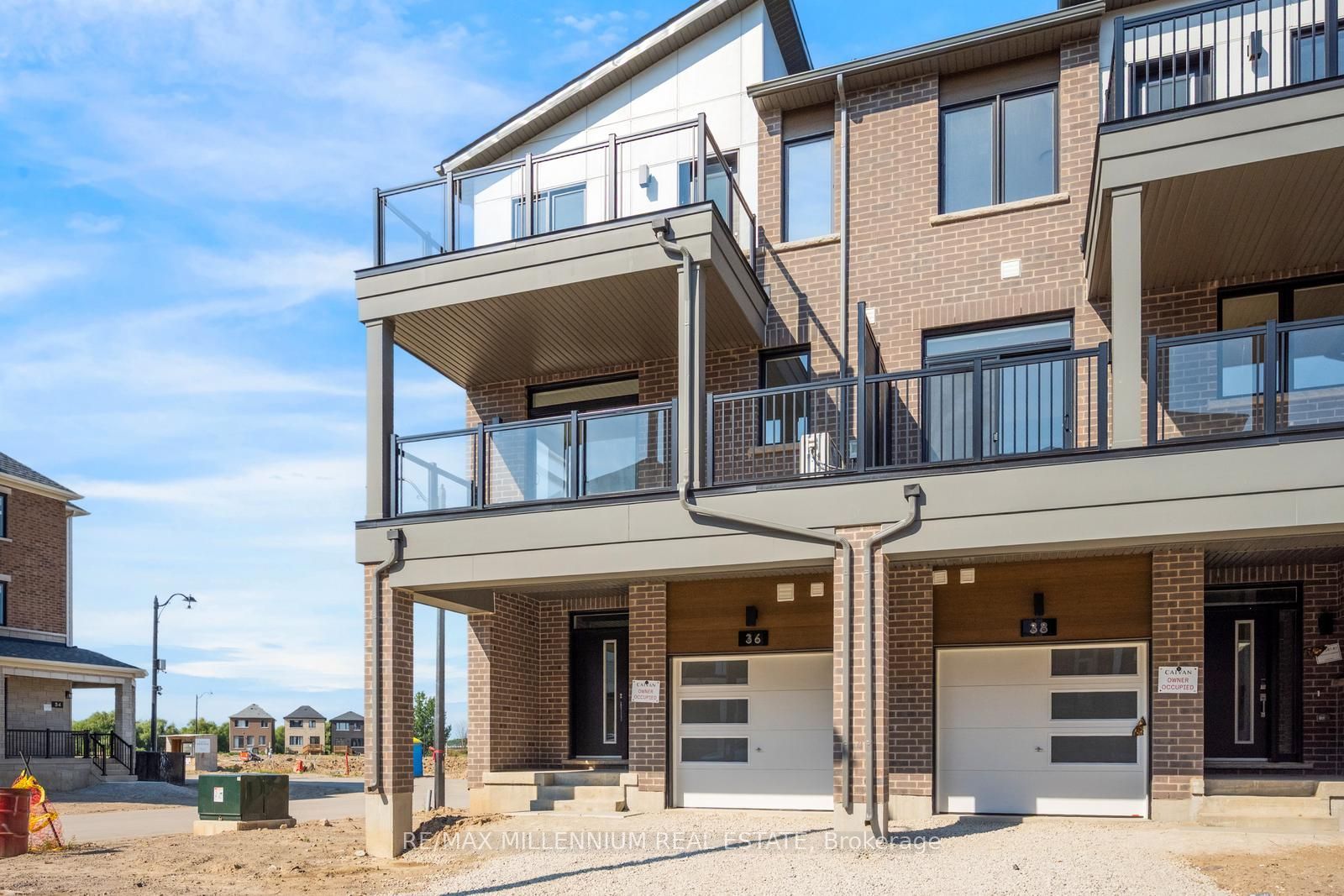 36 Thornbird Crescent Main