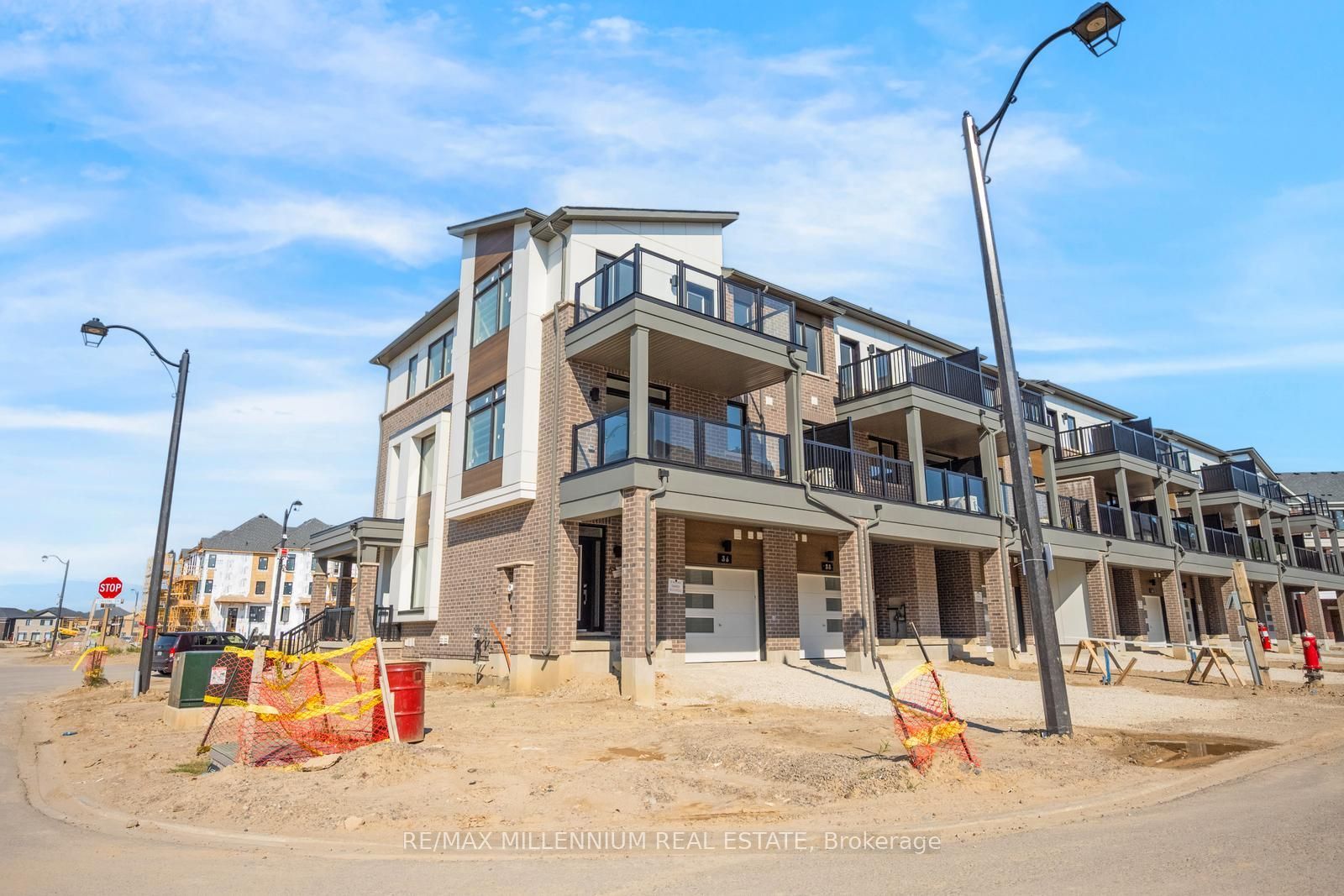 36 Thornbird Crescent Main