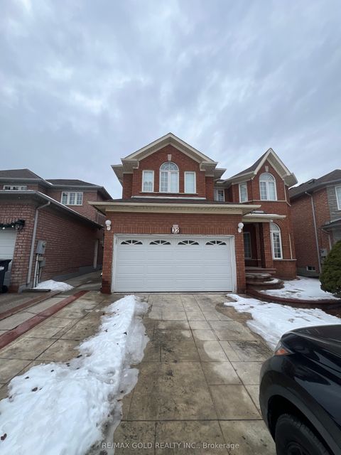 32 Mapleview Avenue Brampton ON L6R 1M2