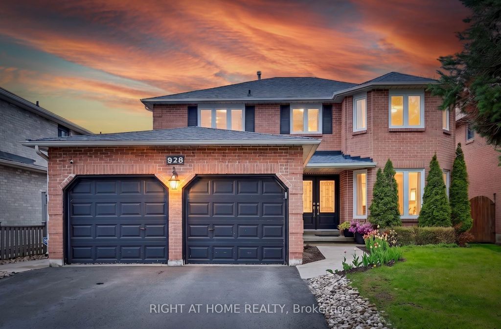 Photo of 928 Snowbird Street, Oshawa, ON L1J 8J8 (MLS # E13141538)