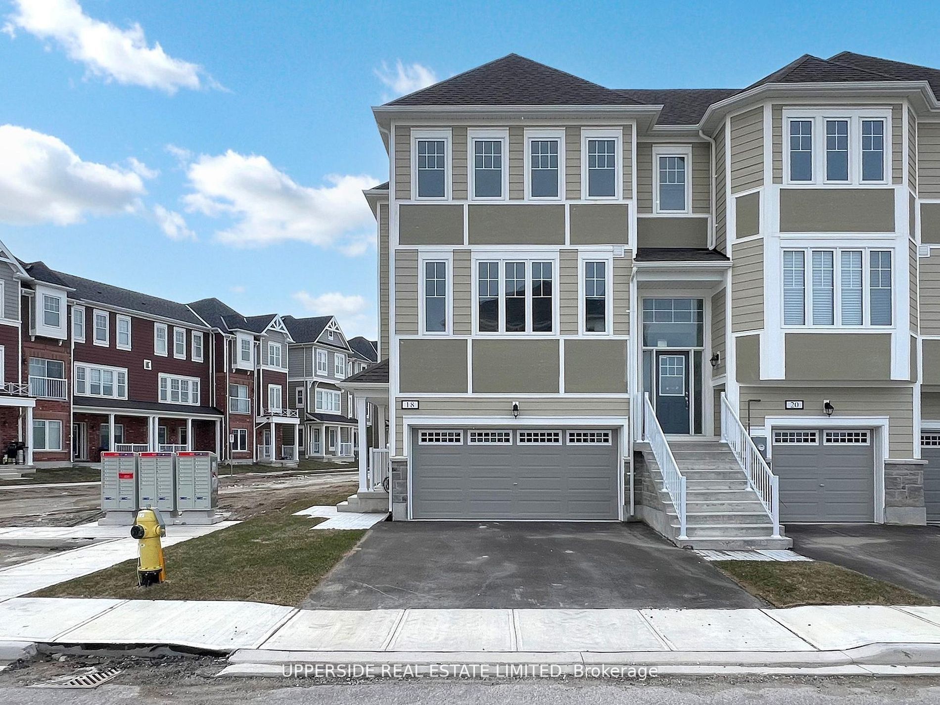 Photo 1 of 29 — 18 Lana Circle, Wasaga Beach, ON L9Z 0L2