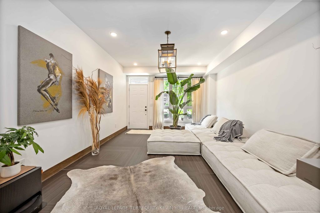 Photo of 3 Elsie Lane #30, Toronto, ON M6P 0B8 (MLS # W12418942)