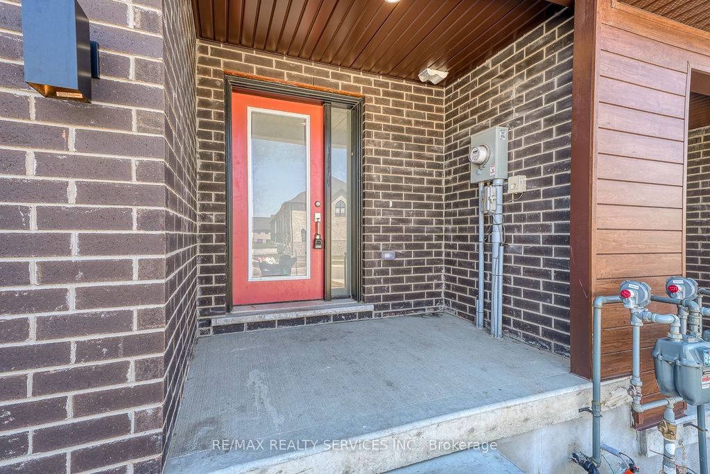 Photo of 95 Queensbrook Crescent, Cambridge, ON N1S 0E4 (MLS # X12977718)