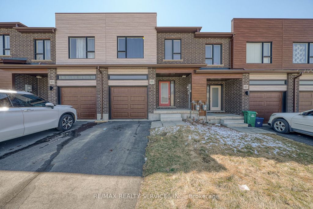 Photo of 95 Queensbrook Crescent, Cambridge, ON N1S 0E4 (MLS # X12977718)
