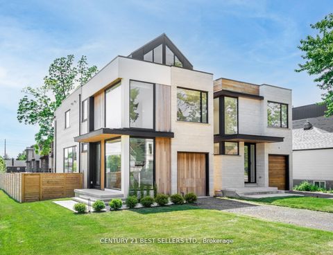 739 Ebony Avenue Mississauga ON L5E 1V9