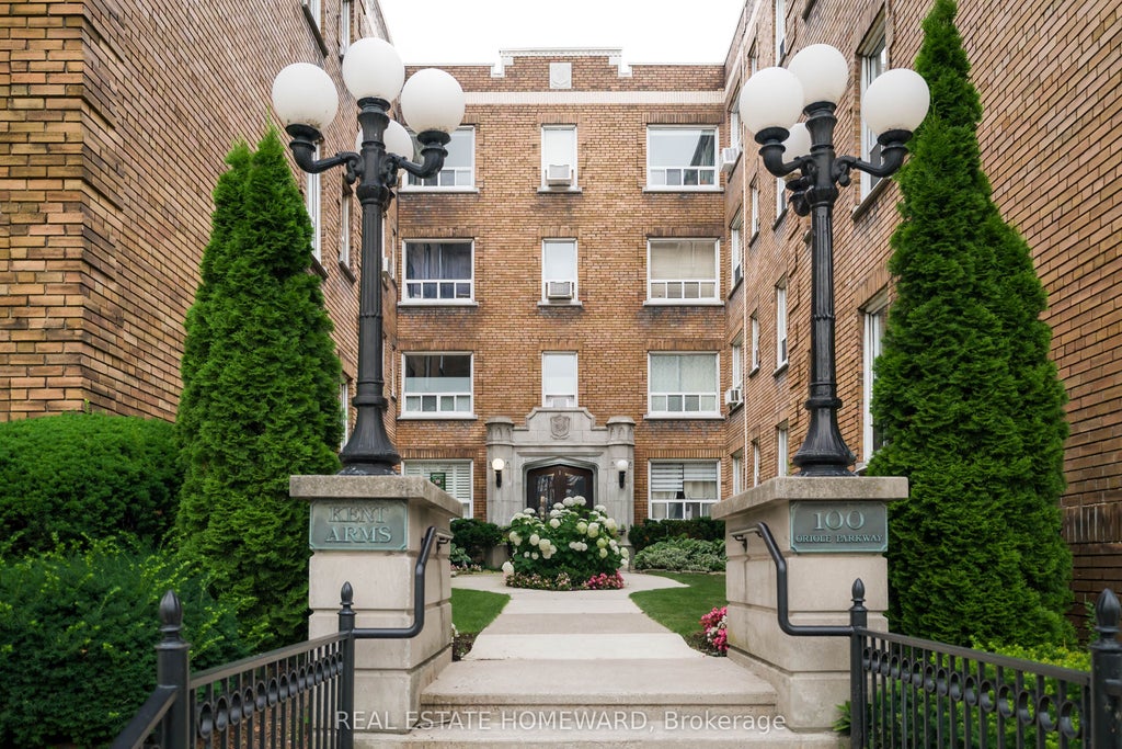 Photo of 100 Oriole Parkway #206, Toronto, ON M5P 2G8 (MLS # C13623354)