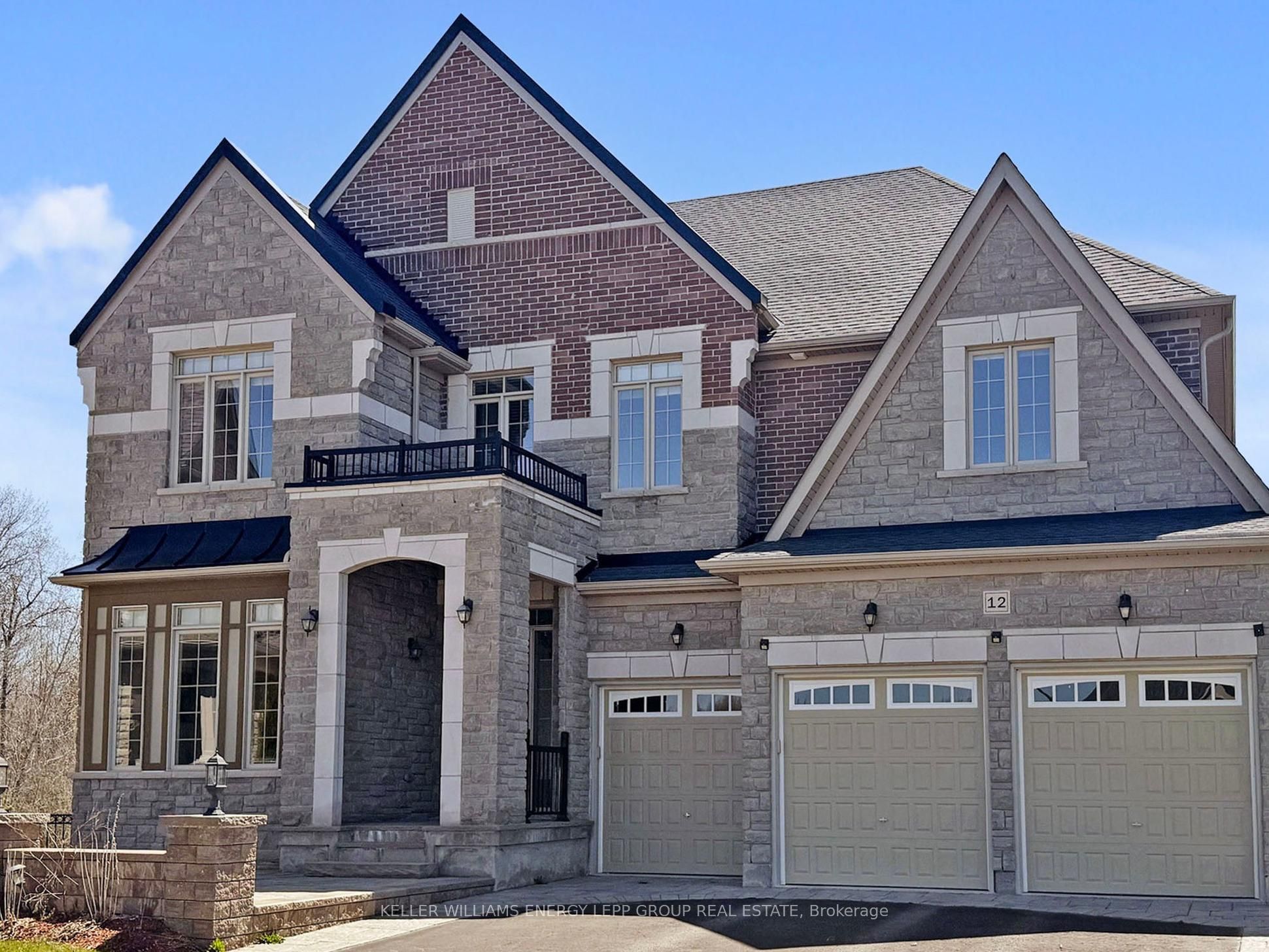 12 Donwoods Crescent
