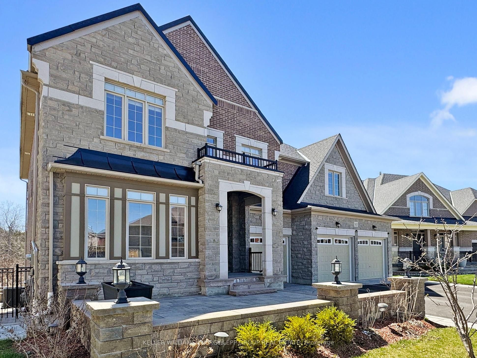 12 Donwoods Crescent