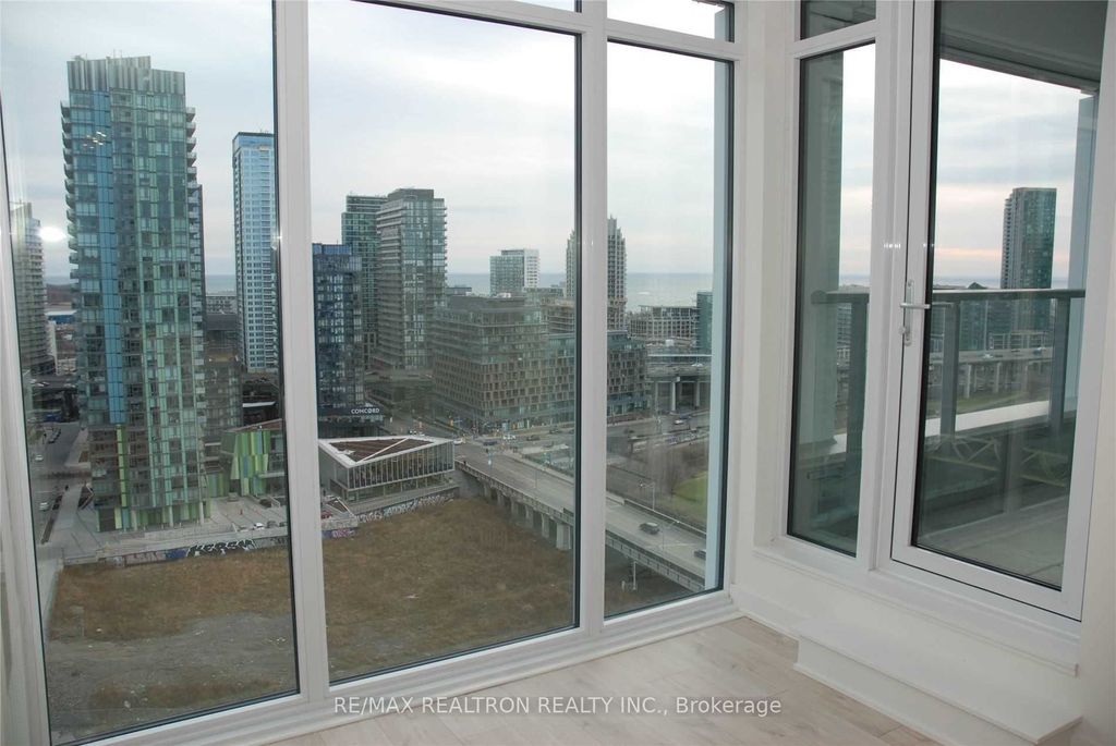 Photo of 576 Front Street W #1703, Toronto, ON M5V 0P8 (MLS # C12389732)