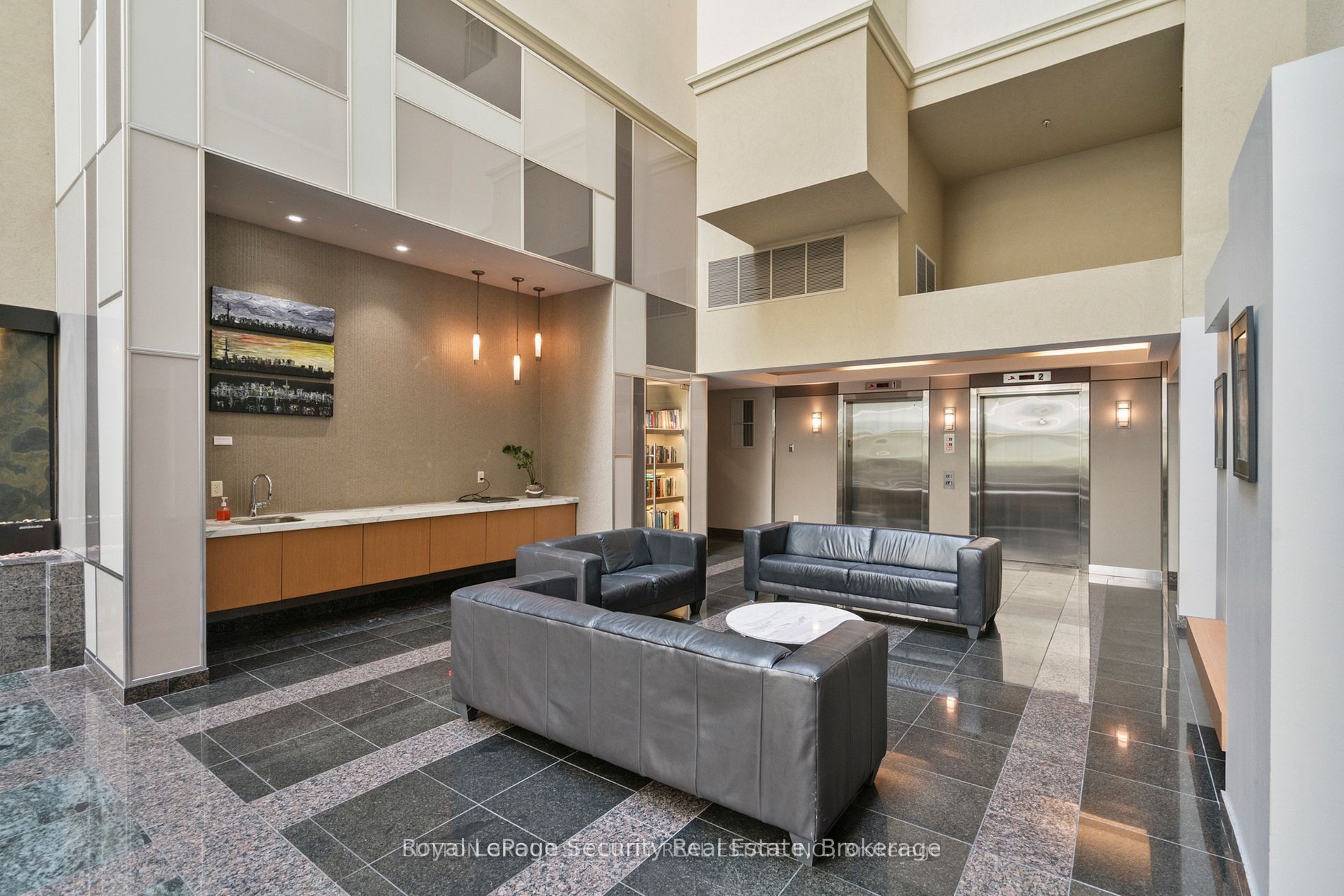 437 Roncesvalles Avenue 511