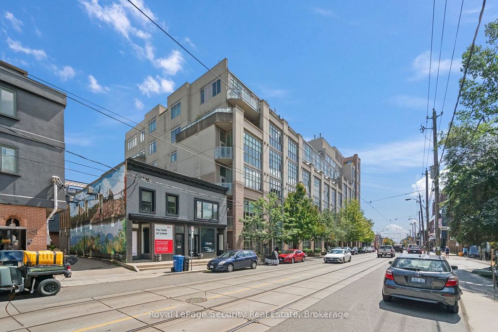 Photo of 437 Roncesvalles Avenue #511, Toronto, ON M6R 3B9 (MLS # W13016032)