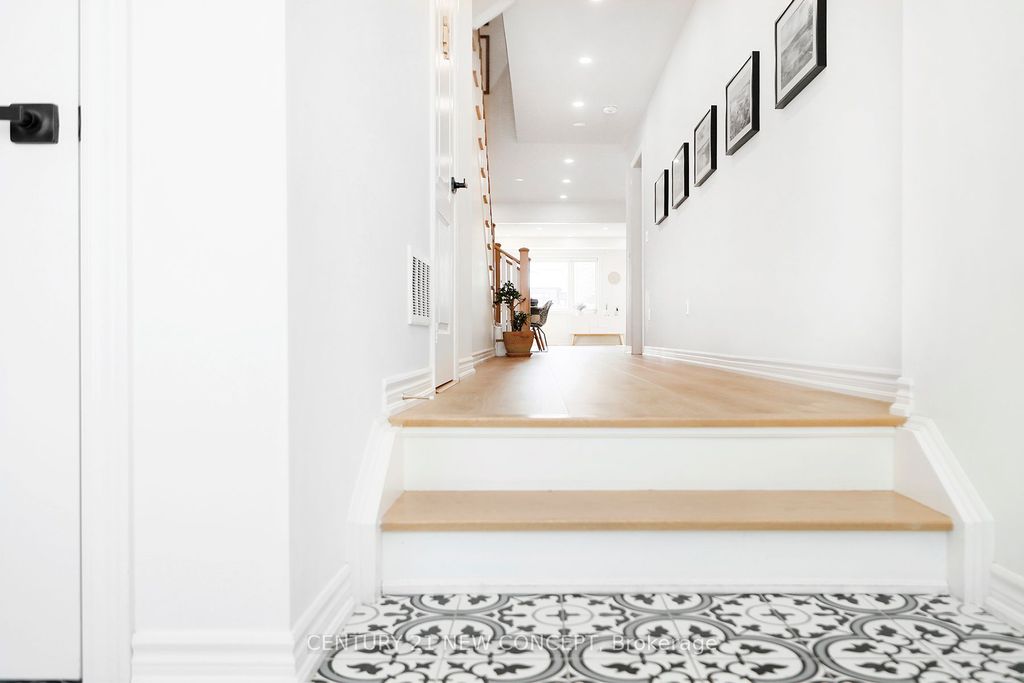 Photo of 93 Wesmina Avenue, Whitchurch-Stouffville, ON L4A 4W5 (MLS # N12825660)