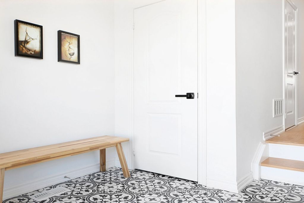 Photo of 93 Wesmina Avenue, Whitchurch-Stouffville, ON L4A 4W5 (MLS # N12825660)