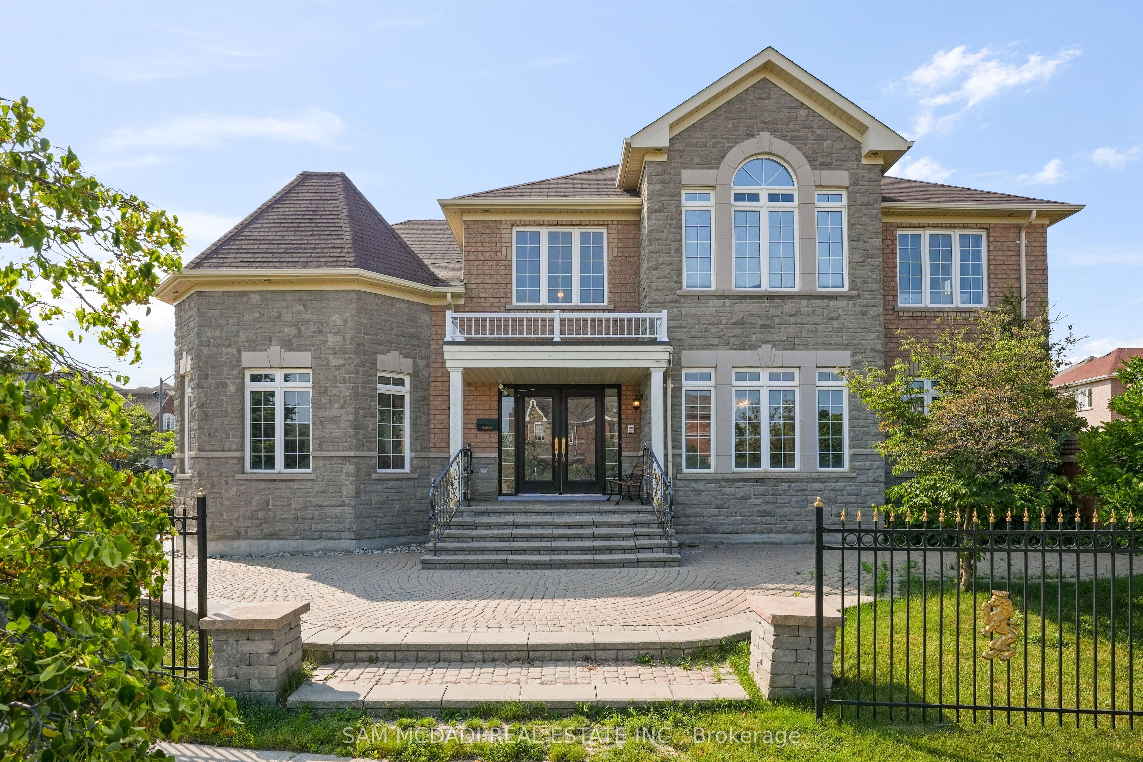 5499 Doctor Peddle Crescent