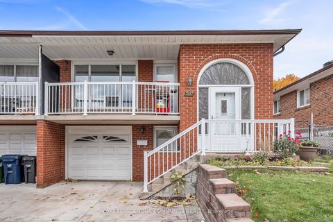 Photo of 207 Fairglen Avenue, Toronto, ON M1W 1A9 (MLS # E12501398)